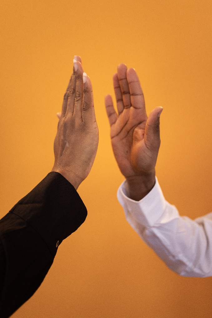 hands of two business partners